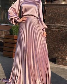 Black Pleated Skirt Outfit, Pleated Satin Dress, Pleated Skirt Outfit, Winter Ball, Plisse Dress, Kaftan Abaya, Satin Fashion, Silk Satin Dress, Satin Dress Long