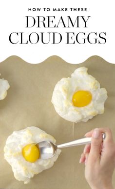 how to make these dreamy clouds with eggs on top and spoon in the middle