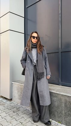 Light Grey Wool Coat Outfit, All Gray Outfits For Women, Grey Wool Coat Outfit, Grey Coat Outfit, Wool Coat Outfit, Grey Outfits, Long Coat Outfit, Camel Coat Outfit, Long Grey Coat