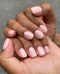 Light Pink Nails Dark Skin, Short Manicured Nails Natural, Layered Nail Polish, Wedding Nails Dark Skin, Short Gel Nails Black Women, Short Natural Nails Manicures, Short Nails Dark Skin, Clean Girl Nails Short, Short Manicured Nails Gel