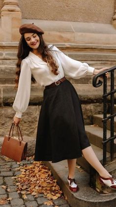 Modernized 50s Fashion, Retro Outfits Classy, Vintage Office Wear Women, Feminine Retro Style, Old Fashioned Outfits Vintage Classy, Old Lady Style Outfits, Vintage Inspired Work Outfits, Vintage Female Outfits, 50s Womens Outfits