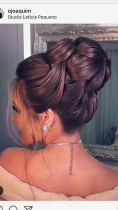 Hair Color Names, Trendy Bun, Guest Hair, Bun Hairstyle, Hairdos For Short Hair, Pinterest Hair