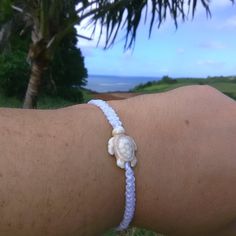 This White Macrame Bracelet Features A Howlite Stone Sea Turtle And It Has An Adjustable Clasp. Please Let Me Know If You Have Any Questions Or Customization Requests. Macrame Sea, Kendra Scott Bracelet, Sea Turtle Bracelet, Turtle Bracelet, Coil Bracelet, Everyday Bracelet, Howlite Stone, Multi Strand Bracelet, Jewelry White