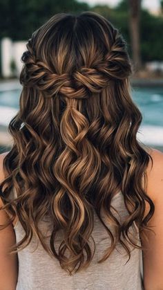 Wedding Down Hairstyles For Medium Hair, Bridesmaids Hair Brunette, Easy Hoco Hairstyles Short Hair, Wedding Hairstyles Shoulder Length Hair, Bridesmaid Hairstyles For Medium Hair, Short Hair Easy Hairstyles, Lady Hairstyles, Light Brown Hair Styles, Brown Hair Styles