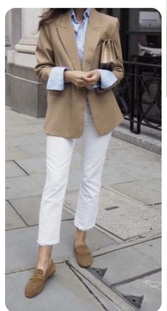 Job Clothes, Look Boho Chic, Tan Blazer, 60 Fashion, Mode Casual, Fashion Hacks, Stylish Work Outfits, Casual Chic Outfit, Outfits For Women