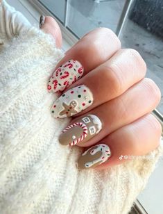 Red french tip santa hat nails, winter nails, xmas nails, christmas nail inspo, red nail theory #nails #christmasnails #rednails #winternails #nailideas #christmasaestheticnails #aestheticnails Cookies Nails Art Designs, Christmas Nails 2023 Gingerbread, Ski Holiday Nails, Christmas Nail Designs Gingerbread Man, Acyrilics Nails Christmas, Ginger Bread Nails Acrylic, Candy Cane And Gingerbread Nails, Gingerbread Gel Nails, Cute Christmas Nails Gingerbread