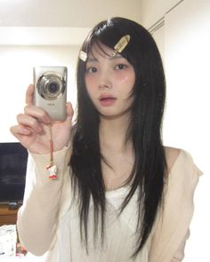 Side Bangs Drawing, Side Bangs Aesthetic, Sawako Makeup, Sawako Hairstyle, Korean Selfie Ideas Poses, Japan Hairstyle, Soft Makeup Looks, Hair Inspiration Short, Be The Light