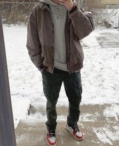 Bulky Men Fashion, Cold Outfits Men Winter Fashion, Hoodie Guy Outfit, Athlete Style Men, Winterwear Outfit Men, Hiking Outfit Fall Men, Cold Weather Men Outfit, October Mens Outfit, Outfits For Cold Weather Men