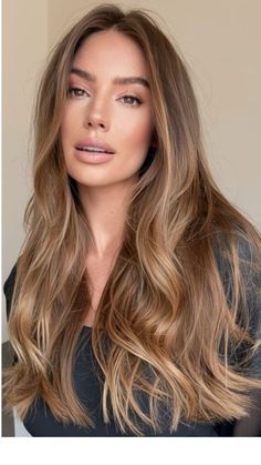 Winter Brunette Hair Color Pale Skin, Caramel Hair Pale Skin, Winter Skin Tone Hair Color, Brown Balayage Pale Skin, Dark Reddish Blonde Hair, Pale Skin Balayage Hair, Dimensional Bronde Haircolor, Dark Hair For Pale Skin, Winter Hair Color For Pale Skin