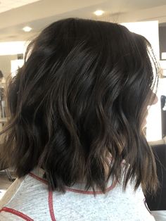 Short Dark Hair Haircuts, Short Brown Hair Beach Waves, Dark Brown Bobs Haircuts, Short Waves Haircut, Very Dark Brown Hair Short, Short Beach Waves Hair, Short Layered Haircuts Dark Hair, Short Hair Styles Dark Brown, Rich Dark Brown Hair Color Short