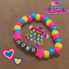 Clown Kandi Bracelet, Clowncore Kandi Bracelets, Object Show Bracelets, Kandi Braclet Ideas, Cute Kandi Bracelets, Kandi Inspo Single, Clown Perler Beads, Clown Bracelet