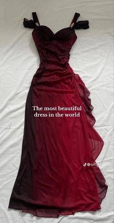 Prom Dress Inspo, Elegant Prom, Stunning Prom Dresses, Prom Dress Inspiration, Cute Prom Dresses, Most Beautiful Dresses, Red Prom, Pretty Prom Dresses, Grad Dresses