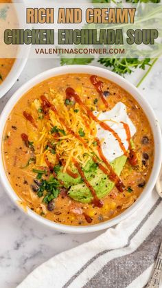 This chicken enchilada soup is the perfect comfort meal. The most delicious soup with the best toppings. This enchilada soup is great for a side or as a main course!
#chickenenchiladasoup #enchiladasoup