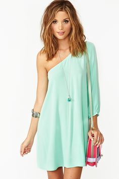 Love that dress! So cute for summer Mode Pastel, Mint Fashion, Mode Boho, Looks Party, The Perfect Guy, Seafoam Green, Marchesa, Elie Saab