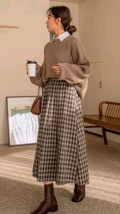 Not sure how to rock a skirt outfit? 💁‍♀️ Check out denim skirt outfits and jean skirt ideas for a flawless look. Save this pin for endless style options! 📌 Denim Skirt Hijab Outfit, Vintage Modest Outfits, A Skirt Outfit, Trendy Skirt Outfits, Classy Skirt Outfits, Jean Styles, Skirt Ideas, Modest Outfit Ideas, Denim Skirt Outfits