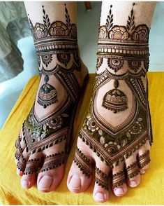 mehendi design ideas, mehendi, heena ,mehendi photography , mehendi ideas Feet Mehndi Designs, Latest Mehndi Designs Wedding, Feet Henna, Feet Mehndi, Foot Henna, Easy Mehndi