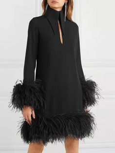 🚚FREE Shipping on orders over $60 ﻿- 📏Sizing: run a little small, recommend size up - This Feather Paneled Turtleneck Long Sleeve Dress will make a statement. It's made of lightweight fabric and features a beautiful feather paneling detail. The long sleeves and turtleneck will keep you warm and comfortable throughout the day, making it perfect for almost any occasion. Gender: Women Type: Dresses Feature: Feather Paneled, Turtleneck, Long Sleeve Material: Polyester Style: Casual/Fashion Color: Black Size: S, M, L, XL, 2XL, 3XL Please Note: All Dimensions Are Measured Manually With A Deviation Of 1 To 3cm. Turtleneck Long Sleeve Dress, Long Sleeve Turtleneck Dress, Dress Women Elegant, Elegante Casual, Turtleneck Long Sleeve, Women Long Sleeve Dress, Feather Dress, Black Long Sleeve Dress, Fashion Colours