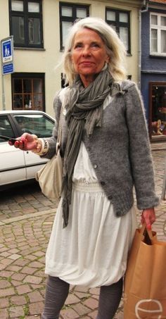 Old Woman Style, Giovanna Battaglia, Advanced Style, Ageless Style, Woman Style, Ageless Beauty, Old Woman, Women Street, French Women