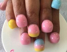 Kapcsolódó kép Hump Nails, Bubble Nails, Crazy Nail Art, Nagellack Trends, Crazy Nails, Oval Nails, Birthday Nails, Nail Designs Spring