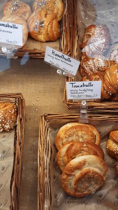 bullar, bakery Bakery Theme, Bakery Branding, Bakery Ideas, Book Cafe, Stockholm Style, Coffee To Go, Study Abroad, Best Coffee