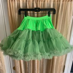 Perfect For Dress Up, This Full Tutu Is In Two Shades Of Bright Green With Sparkly Tulle, Trimming The Hem Line. Yoke Of Skirt Is Made Of Lycra And Is A Size Xs-Sm. Brand New And Handcrafted In My Workroom. Girl Tutu Skirt, Tutus For Girls, Tutu Skirt, Bright Green, Kids Bottoms, Hand Crafted, Dress Up, Shades, Brand New