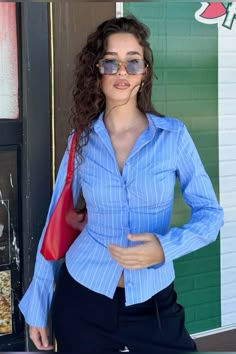 @alanahchannon Ashtin Earle, Button Down Shirt Outfit, Blue Striped Shirt Outfit, Thanksgiving Fit, Sixth Form, 2000 Fashion, Outfit 90s, Causal Outfits, Everyday Fashion Outfits