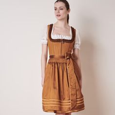 New With Tags (Nwt) Kruger Mariola Dirndl (60 Cm). This Authentic Bavarian Dirndl And Apron Is Perfect For Octoberfest. Retails For Over $385 (Including The 19% Vat And $55 Shipping Fee To Import From Germany To The Us). I’m Selling This Beauty Because It Didn’t Arrive In Time For My Trip To Germany. The Beautiful Midi Mariola Dirndl Captivates With Its Minimalistic, Timeless Design. This Classy Design Features A Sweetheart Neckline With Lavish Frog Goscherl Ruffles. The Tone-On-Tone Contrast Pr Brown Apron, Oktoberfest Dress, Trip To Germany, German Dress, Dirndl Blouse, Oktoberfest Outfit, Oktoberfest Party, Dirndl Dress, Floral Corset