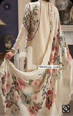 Pakistani Dresses Online Shopping, Off White Wedding Dresses, Unusual Dresses, Chiffon Suit, Eastern Wear, Suit Pakistani, Adorable Dresses, Pakistani Dresses Online, Indian Designer Suits