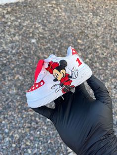 Minnie Mouse custom toddler AF1 🐭 Custom Nike Shoes Air Force Disney, Minnie Mouse Custom Shoes, Custom Baby Shoes, 1st Birthday Presents, Minnie Mouse Birthday Decorations, Minnie Mouse Shoes, Luxury Baby Clothes, Hello Kitty Baby, Custom Shoes Diy