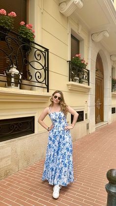 #monaco #monacooutfits #europe #europeoutfits Monaco Style Outfits, Monaco Outfit, Monaco Style, Shorts Outfits Women, Summer 2025, Shorts Outfits, European Summer, Outfits Women