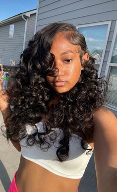 Jayda Wayda Curly Hair, Simple Weave Hairstyles, Curly Hair Brown Skin, Hair Inspo Black Women, Cute Hairstyles Black Women, Natural Hair Styles Black Women, Hair Inspo Black, Curly Hair Brown, Curly Hair Sew In