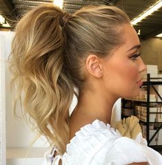 If you're a bride-to-be, then we already know you're Pinterest is overflowing with bridesmaid hairstyles, from curls to straight hair and top knots Pony Hairstyles, High Ponytail Hairstyles, The Best Hairstyles, Hot Hair Styles, Hair Ponytail Styles, Ponytail Styles, High Ponytails, Wedding Hair And Makeup