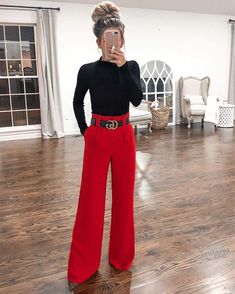 Cute Attorney Outfits, Business Casual Outfits For Women Winter Holiday Party, Formal Christmas Outfits For Women, Wedding Pants Outfit Guest, Christmas Office Party Outfit, Christmas Party Outfits Fancy Classy, Red Pants Outfit, Attorney Outfit, Attorneys Office