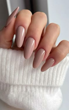 Ongles Beiges, Beige Nails Design, Taupe Nails, Nude Nail Designs, Nude Nail, Beige Nails, Casual Nails, Classic Nails, Almond Nail