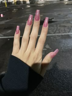 Sparkly Pink Nails, Glitter Nails Pink, Nails Pink Glitter, Luv Nails, Pink Glitter Nails, Glittery Nails, Sparkle Nails, Shellac Nails, Sparkly Nails