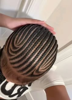 Black Women Straight Back Braids, Straight Back Braids On Natural Hair, Cornrow Designs For Black Women, Small Feed In Braids With Design, Canerow Back Braids Hairstyles, Cornrow Straight Back Hairstyles, Cute Straight Back Braids Hairstyles, Small Cornrows Braids For Black Women, Cornrows Braids Hairstyles