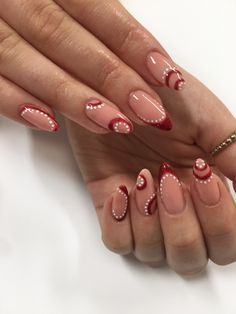 Short Acrylic Nails Almond Winter, Abstract Winter Nails, Abstract Holiday Nails, Christmas Abstract Nails, Artistic Nail Art, Christmas Oval Nails, Abstract Christmas Nails, Nail Inspiration Christmas, Christmas Nails Oval