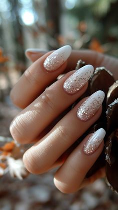 White Nails Cute White Sparkly Nails, Nails White Wedding, White Nails 2024, White Glitter Christmas Nails, Wedding Nails Sparkle, Sparkly White Nails, White Sparkly Nails, Nail Art Paillette, Latest Nails