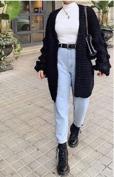 Doc Martens Outfit, Berlin Travel, Best Casual Outfits, Hipster Outfits, Outfit Jeans, Winter Trends, Casual Winter Outfits, 가을 패션, Outfit Inspo Fall