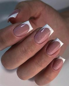 Classy Winter Nails, Classic Nail, Nail Looks, Stunning Nail Designs, Short Square Nails, Casual Nails, Classic Nails, Pink Acrylic Nails