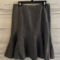 Nwt Size 8 Fully Lined Please See All Photos W17 Classic Fitted Tiered Skirt, Fitted Ruffled Skirt Bottoms For Winter, Fitted Ruffled Skirt For Winter, Midi Wool Skirt, Blue Tennis Skirt, White Knee Length Skirt, Crinkle Skirt, Tiered Midi Skirt, Cotton Midi Skirt