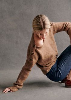 Long-sleeved jumper in super kid mohair and merino wool;Boat neck closed by a button placket on the shoulders;Length from the shoulder: 51 cm / 20 in (for a S) Sezane Knitwear, Winter Editorial, Camel Sweaters, Open World, Denim T Shirt, Swimwear Dress, Classy Style, Knitwear Dress, Short Jacket