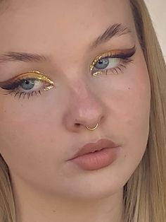 Gold Fairy Makeup, Makeup Dorado, Makeup Collage, Gold Makeup Looks, Makeup Accesories, Pinterest Makeup, Emo Makeup