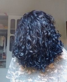 Deep Blue Curly Hair, Midnight Dark Blue Hair Curly, Blue Highlights In Black Hair Curls, Black Blue Curly Hair, Midnight Blue Hair Curly, Blue Black Hair Curly, Blue Highlights In Brown Hair Curly, Navy Blue Curly Hair, Curly Hair With Blue Highlights