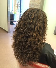 Teacher Crush, Wall To Wall Carpet, Beautiful Curls, Curly Girl Hairstyles, Wall Carpet