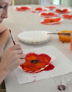 Coffee Filter Watercolor Art, Coffee Filter Poppy Flowers, Remembrance Day Art For Kindergarten, Coffee Filter Poppies, Kindergarten Remembrance Day Art, Poppy Art Remembrance Day, Poppy Paintings, Poppies Art, Poppy Art For Kids