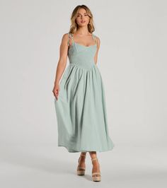 You'll be the picture of perfection in this adorable A-line midi dress at showers or birthday brunch! With its flattering V-neckline and stretchy smocked bodice, this dress hugs your body in all the right places. The tie spaghetti straps add a touch of delicacy, while the V-cut waist seam and A-line silhouette create a flattering look along the midi-length hem. Complete the look in espadrille wedges.Fit & FeaturesWoven fabric lined with non-stretch wovenTie spaghetti strapsV-necklineStretchy Graduation Dresses White, Dress Satin Bridesmaid, Short Graduation Dresses, Backless Dress Short, Formal Dresses Graduation, Beach Wedding Guest Dress, Black Tie Wedding Guests, Prom Dress Shoes, Homecoming Outfits