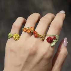 Clay Ring, Polymer Clay Ring, Polymer Clay Flower Jewelry, Yennefer Of Vengerberg, Tanah Liat, Polymer Clay Flowers, Funky Jewelry, Jewelry Inspo, Pretty Jewellery