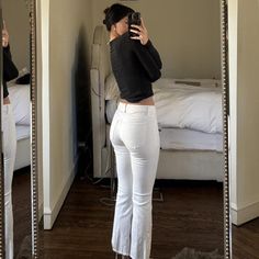 Super flattering high waisted white Joe’s jeans. Wrinkled in photo but is flared/straight when ironed.

One of my favorites !!!

#joesjeans #jeans #denim #whitejeans White Bootcut Jeans, Sleeve Women, Jeans White, Joes Jeans, White Pants, White Long Sleeve, Jeans Denim, Bootcut Jeans, Women Long Sleeve