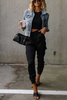 Jumpsuit Outfit, Looks Chic, Jogging, What To Wear